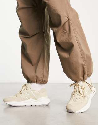 New Balance 5740 trainers in tan-Brown | Compare | Closer