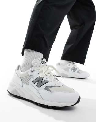 580 sneakers in white with gray detail