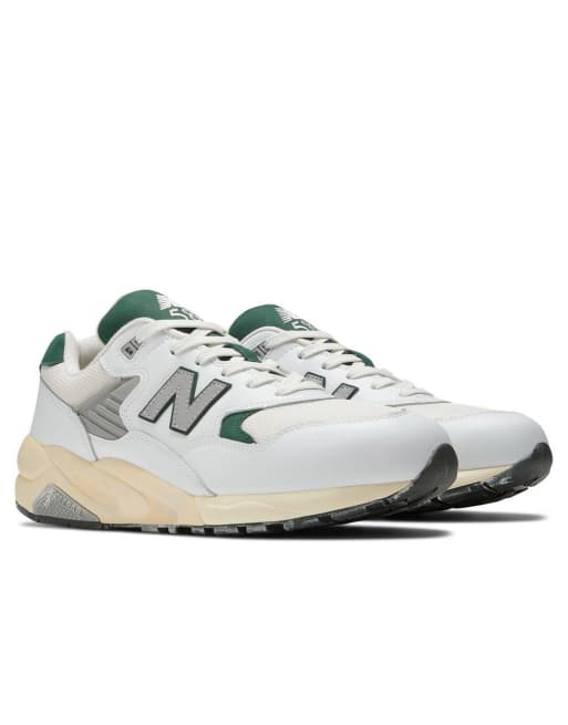 New Balance 580 Sneakers in wit ASOS