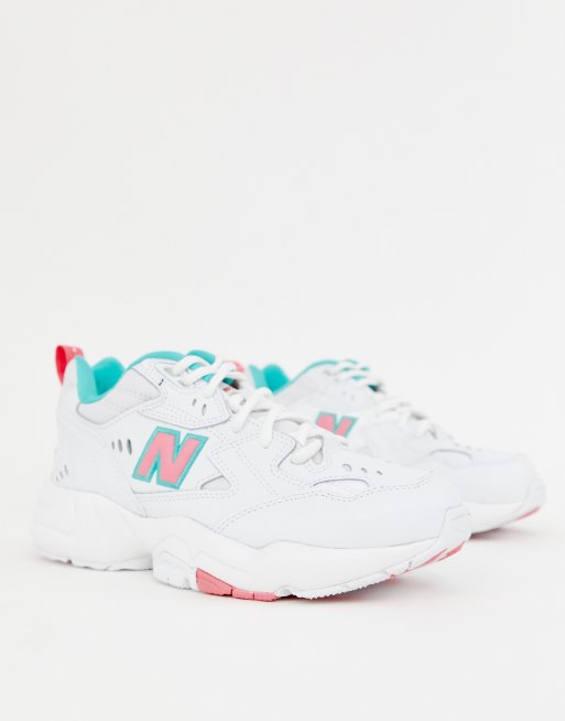 New Balance 608 Sneakers met dikke zool in wit met en groen