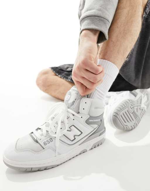 New Balance 650 Sneakers in wit en grijs ASOS