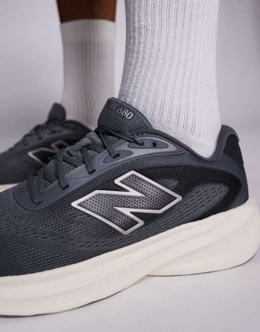 New Balance 680 running trainers in dark grey, 3 of 5