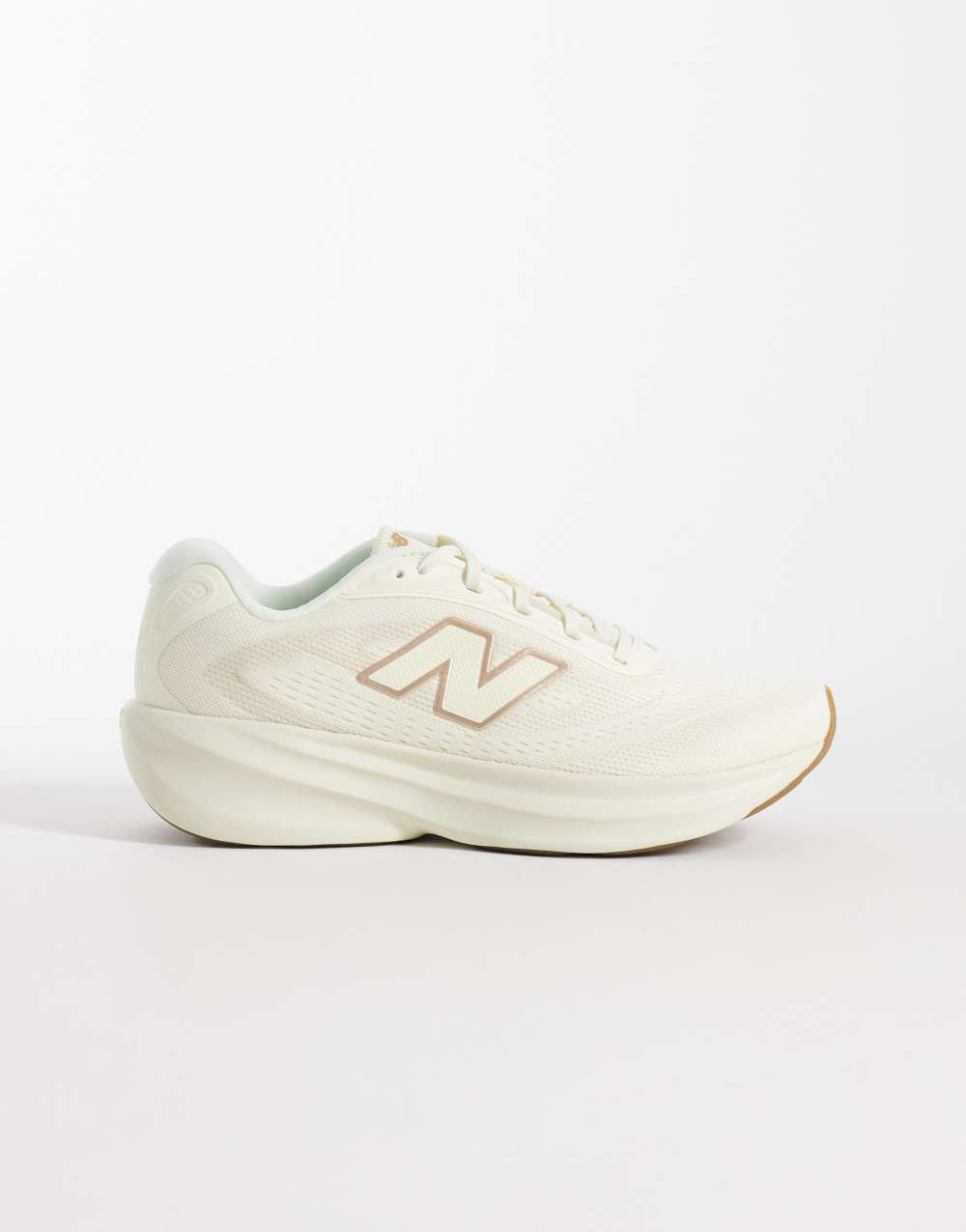 New Balance 680 trainers in white