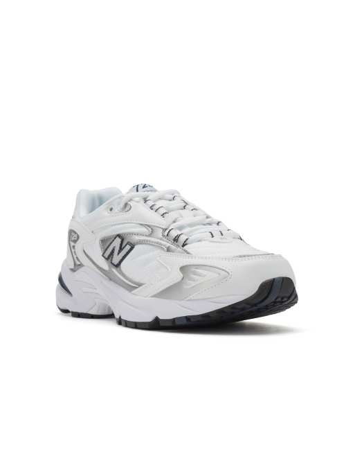 New Balance - 725 Premium - Sneakers i hvid og sølvfarve, 2 af 4