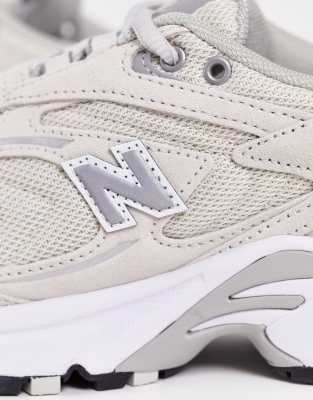 new balance 725 beige