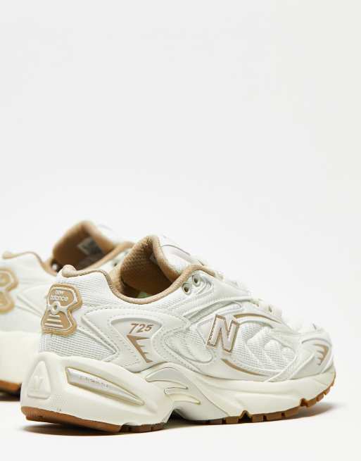 New Balance - 725 - Sneakers in lichtbeige, exclusief bij ASOS, 3 van 4