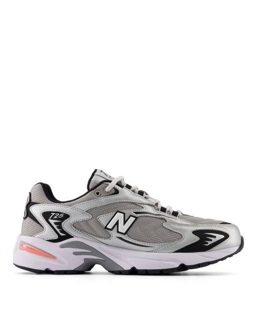 New Balance 725 sneakers in silver