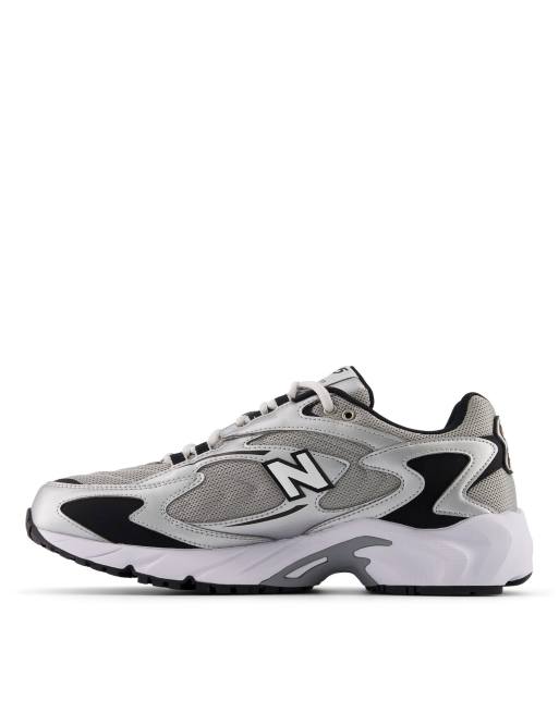 New Balance 725 sneakers in silver