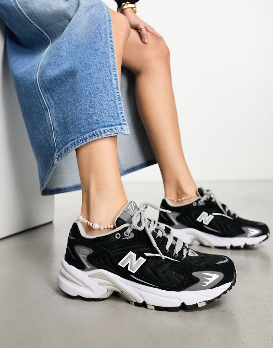 New Balance 725 trainers in black