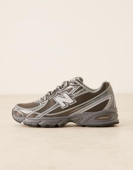 New Balance 740 metallic sneakers in black and grey, 2 of 5