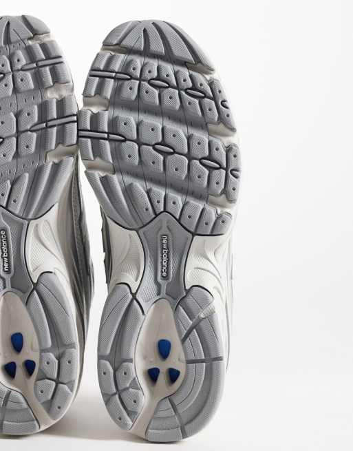 New Balance 740 metallic trainers in silver, 5 of 5