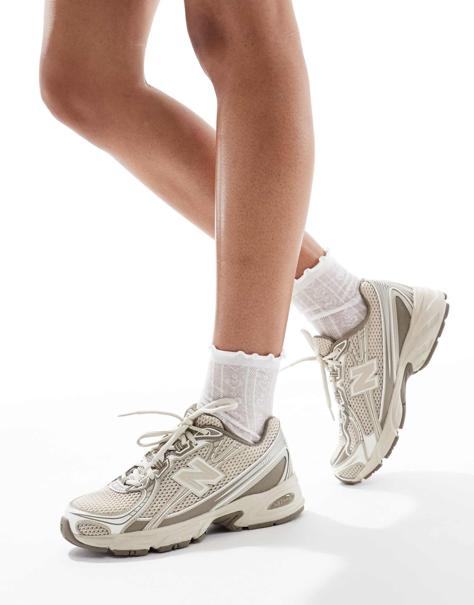 Кроссовки New Balance 740 бежевого цвета - эксклюзивно для ASOS