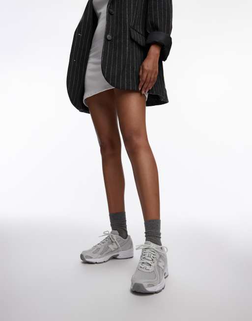 New Balance 740 sneakers in grey