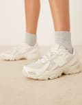 [New Balance] New Balance 740 sneakers in off white 38.5 CREAM