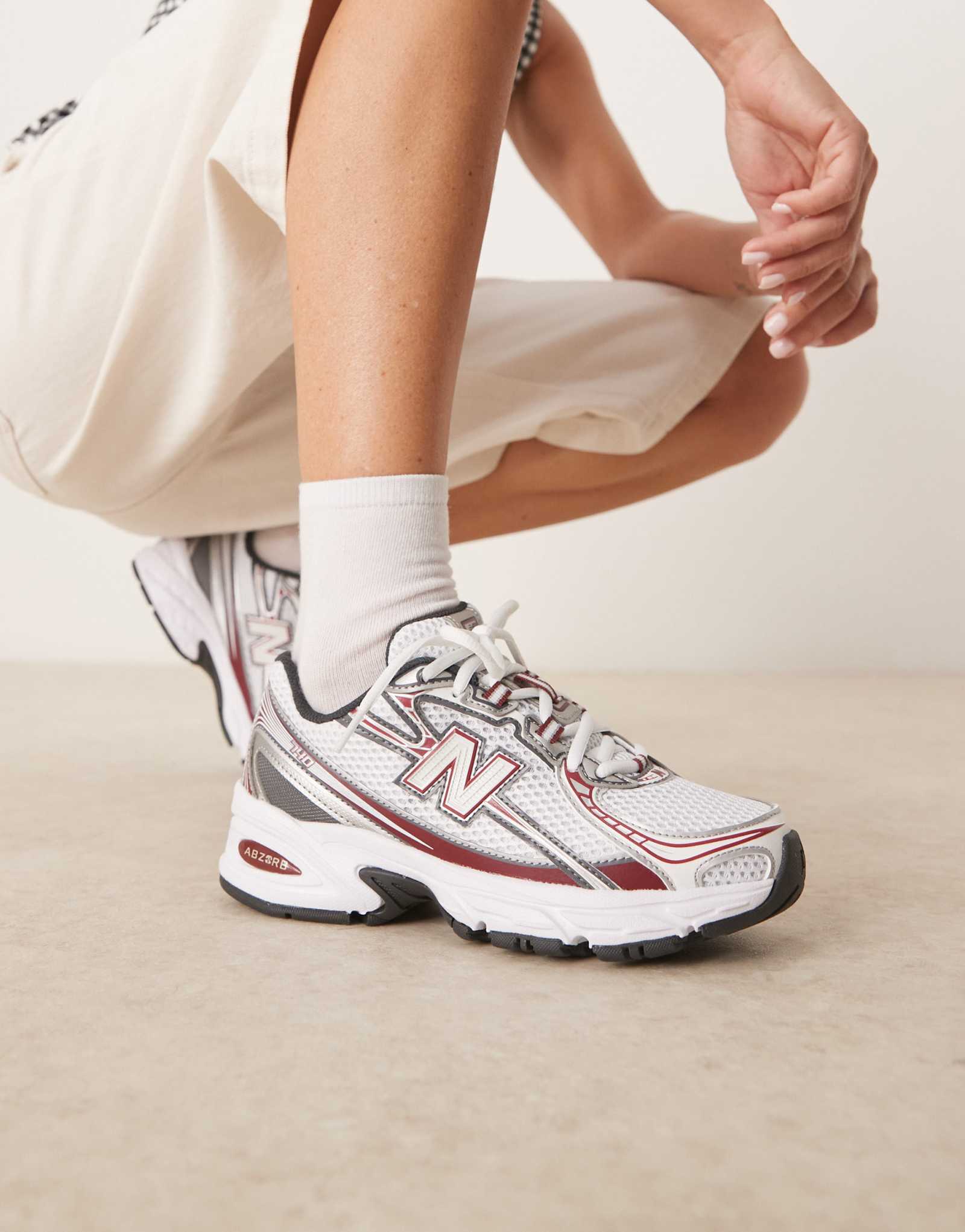 Кроссовки New Balance 740 белого и красного цветов