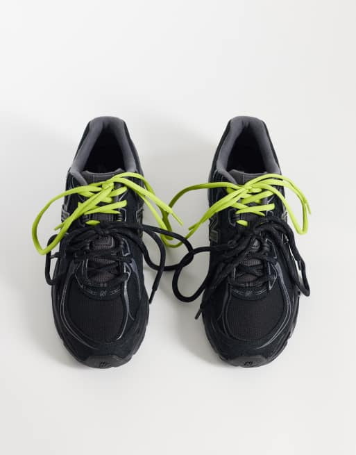 New Balance - 740 - Sneakers in zwart, 3 van 5