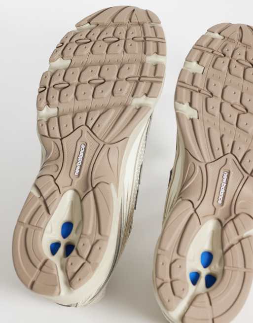 New Balance 740 trainers in mushroom and beige, 5 of 5