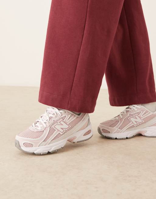 New Balance 740 trainers in pink, 2 of 5