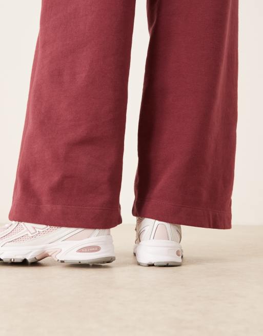 New Balance 740 trainers in pink, 3 of 5