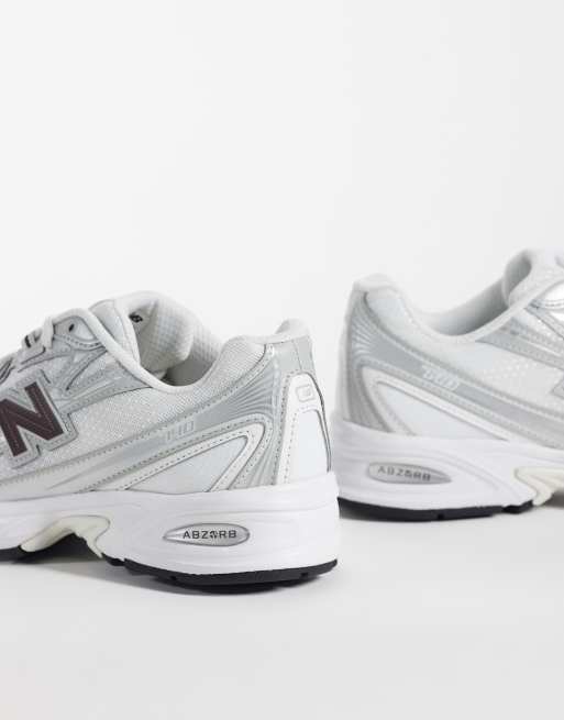 New Balance 740 trainers in white and burgundy, 4 of 5