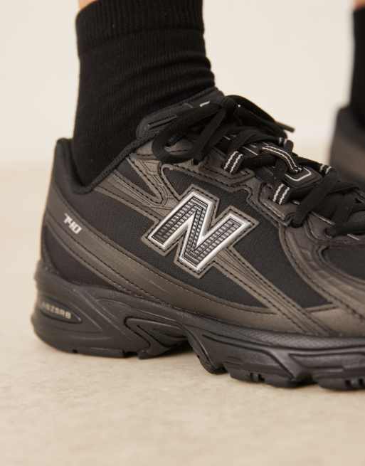 New Balance 740 unisex sneakers in black, 3 of 5