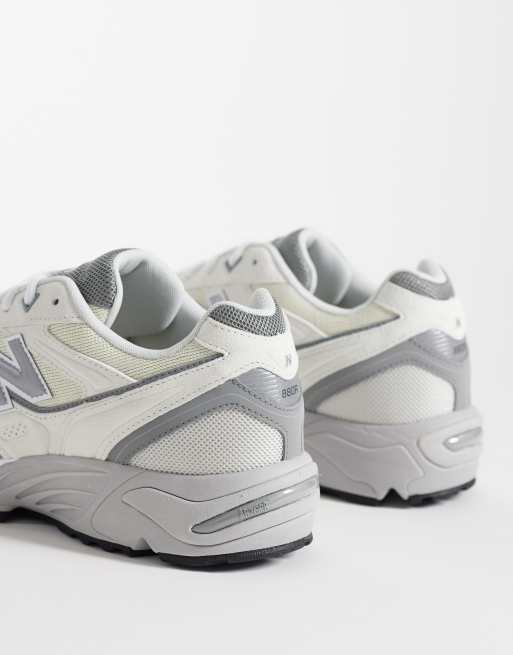 New Balance 880 sneakers in light grey, 2 of 5
