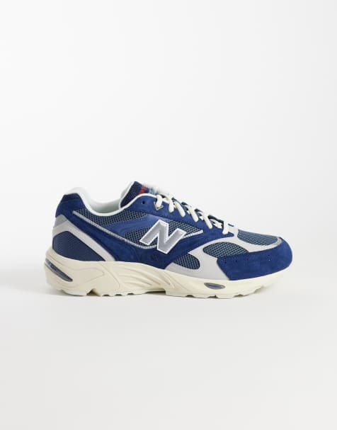 New Balance 880 sneakers in navy - view 1