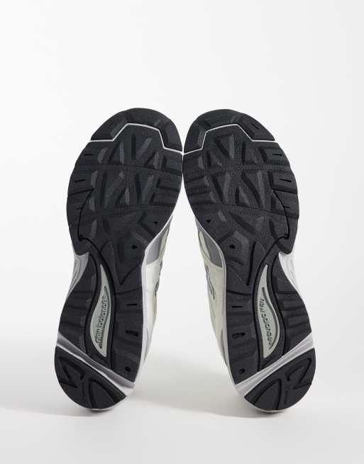 New Balance 880 trainers in light grey, 5 of 5