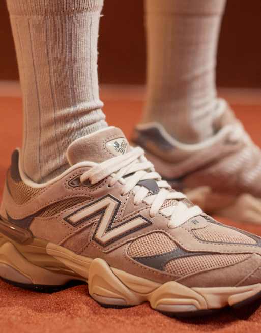 New Balance 9060 Baskets Beige bleu marine