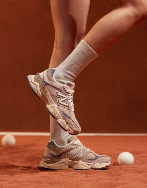 New Balance – 9060 – Beige och marinblå träningsskor