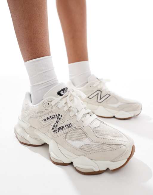 New Balance - 9060 - Beige sneakers med detalje med leopardprint - Kun hos ASOS
