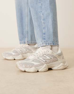 New Balance - 9060 - Sneaker in Grau mit Rehfell-Print