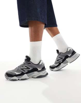 Sneaker in Schwarz und Grau Schwarz 40
