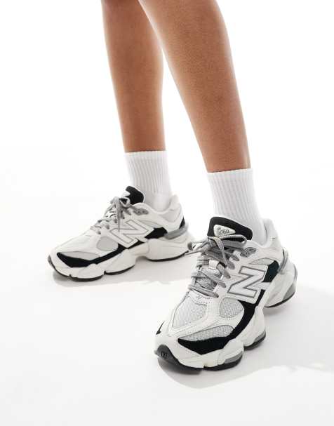 New Balance – 9060 – Sneaker in Weiß und Schwarz - view 1