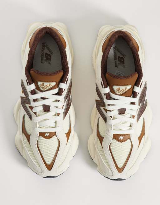 New Balance 9060 sneakers i hvid og brun, 3 af 5