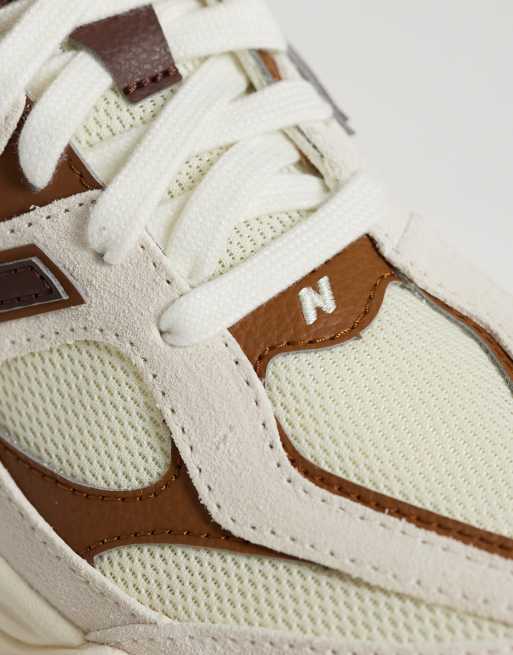 New Balance 9060 sneakers i hvid og brun, 4 af 5