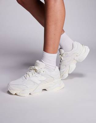 New Balance - 9060 sneakers i offwhite - view 1