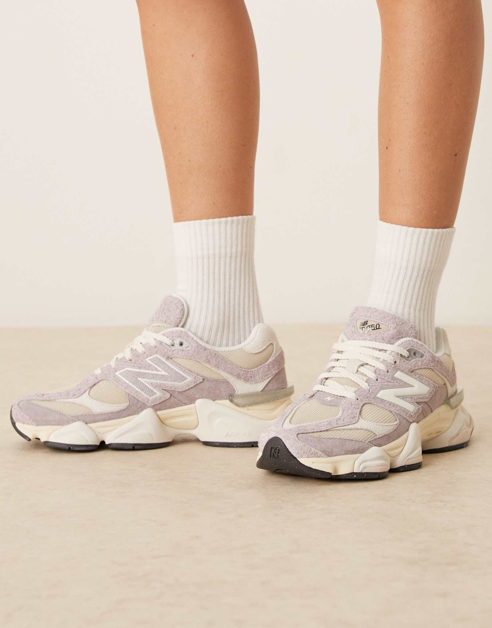 Кроссовки New Balance 9060 сиреневого цвета