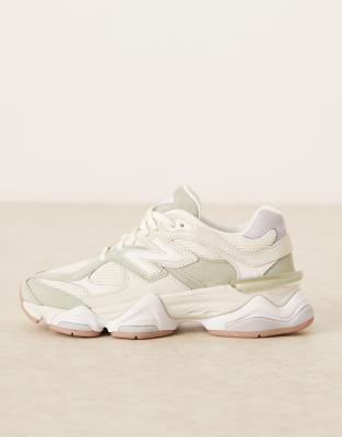 Женские кроссовки New Balance 9060, молочно-белые с зелеными акцентами