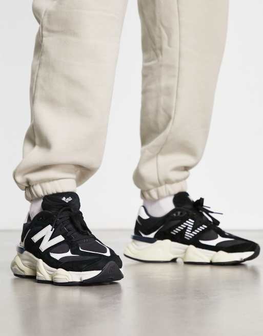 Black and white store new balance trainers