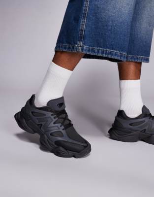  9060 trainers in triple black