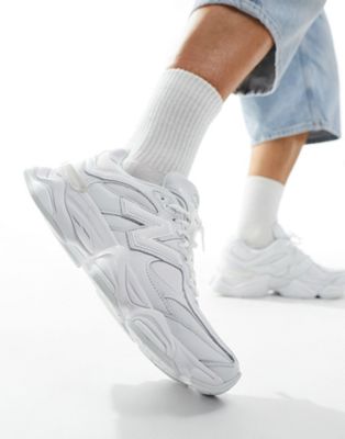 New Balance 9060 trainers in triple white | ASOS