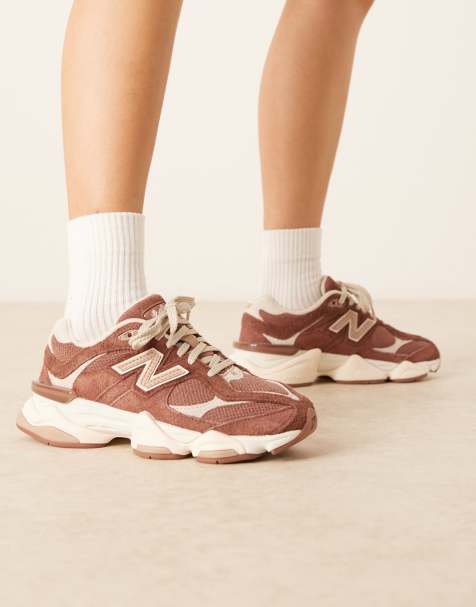 New Balance - 9060 - Uniseks sneakers in bruin - view 1