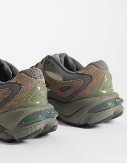 New Balance 983 sneakers in bruin, 4 van 5