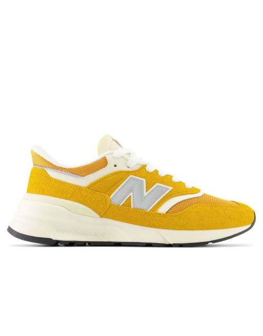 New Balance 997R Sneakers in geel