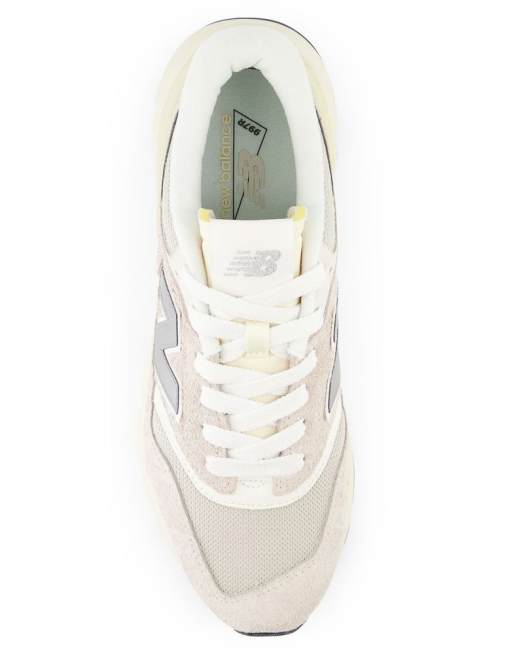 New balance 996 hot sale beige metallic silver