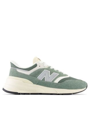 New Balance 997r trainers in green