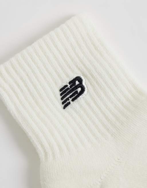 New Balance ankelstrumpor med logopatch i neutrala färger, 3-pack, 3 av 3