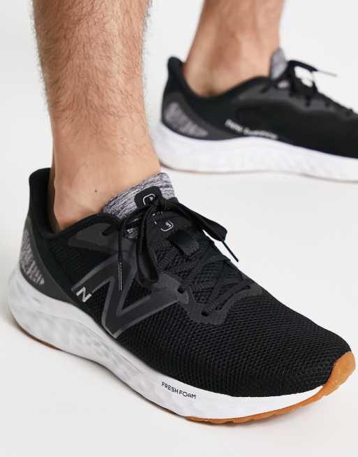 New Balance - Arishi - Hardloopschoenen in zwart