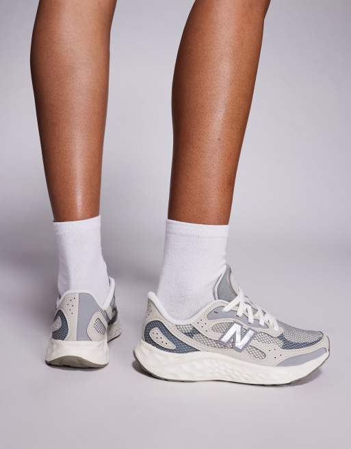 New Balance Arishi running trainers in grey, 4 of 5